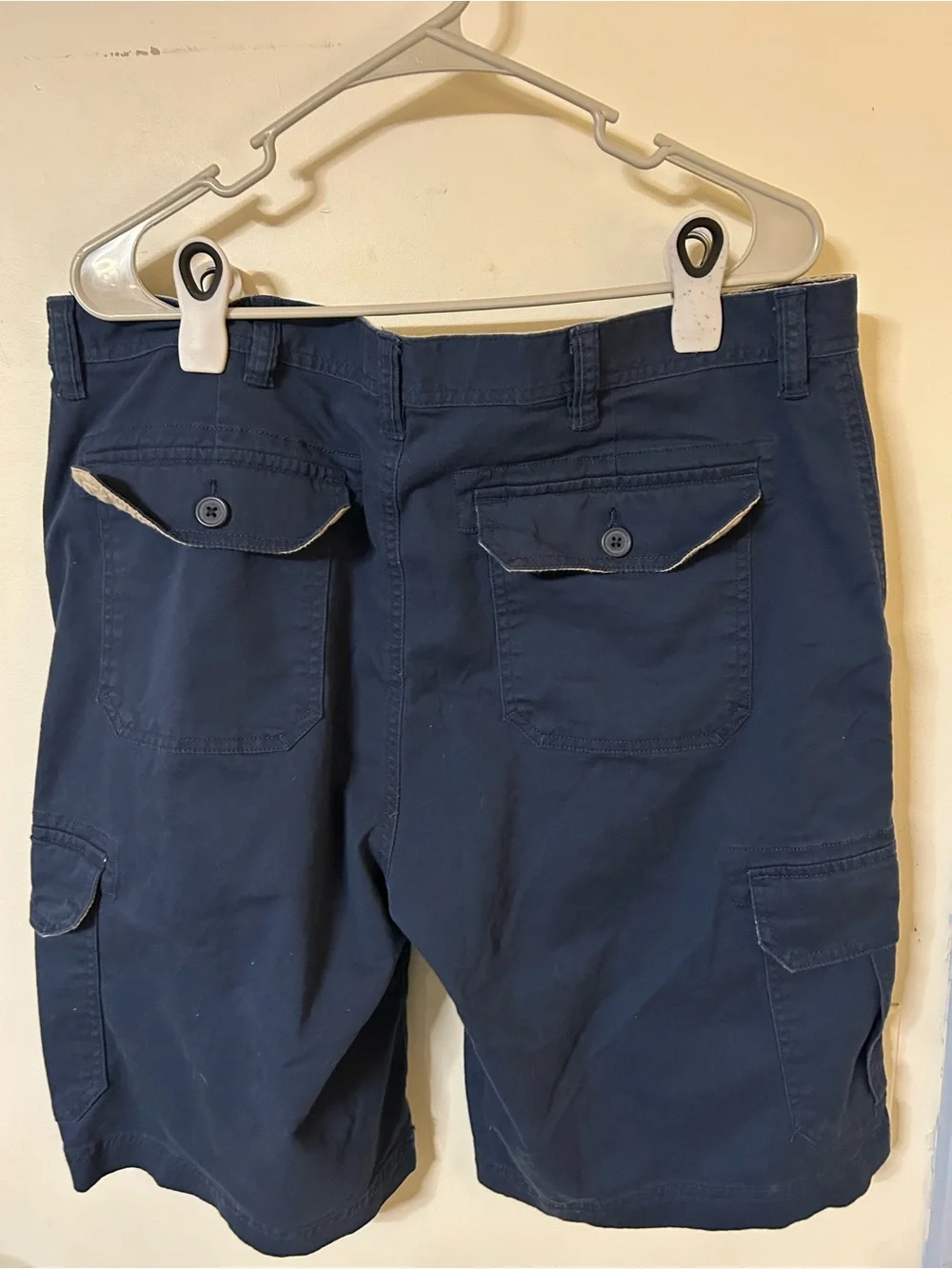 Casual Men's Navy Cargo Shorts with Utility Pockets